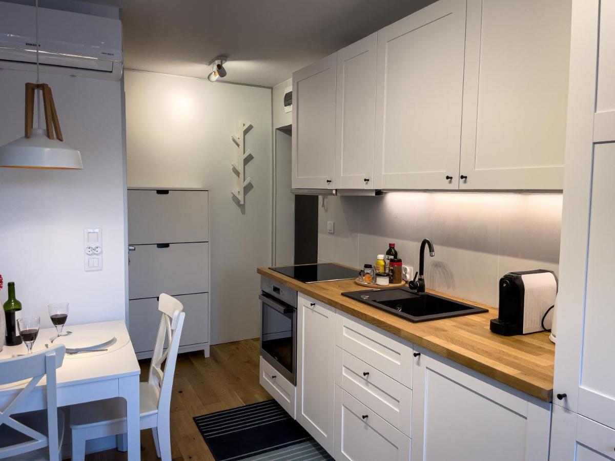 Urban Apartments Studio No 4A, Free Private Parking, Self Check-In คอร์ซุฟ ภายนอก รูปภาพ