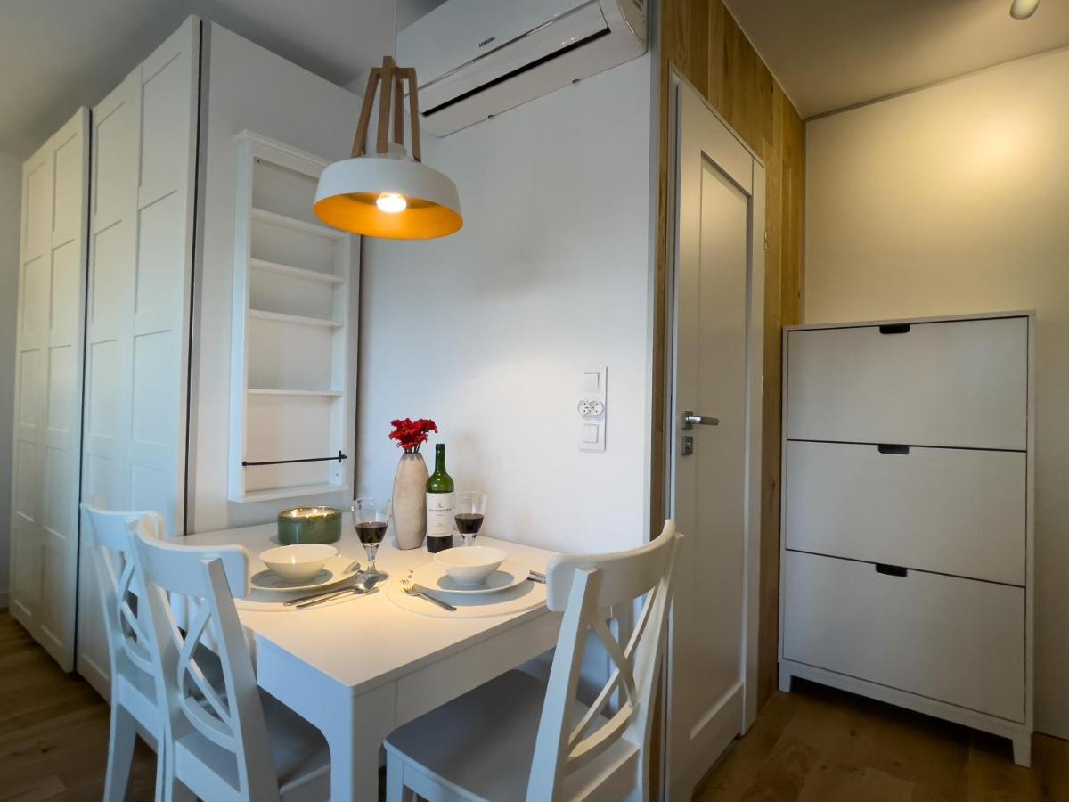 Urban Apartments Studio No 4A, Free Private Parking, Self Check-In คอร์ซุฟ ภายนอก รูปภาพ