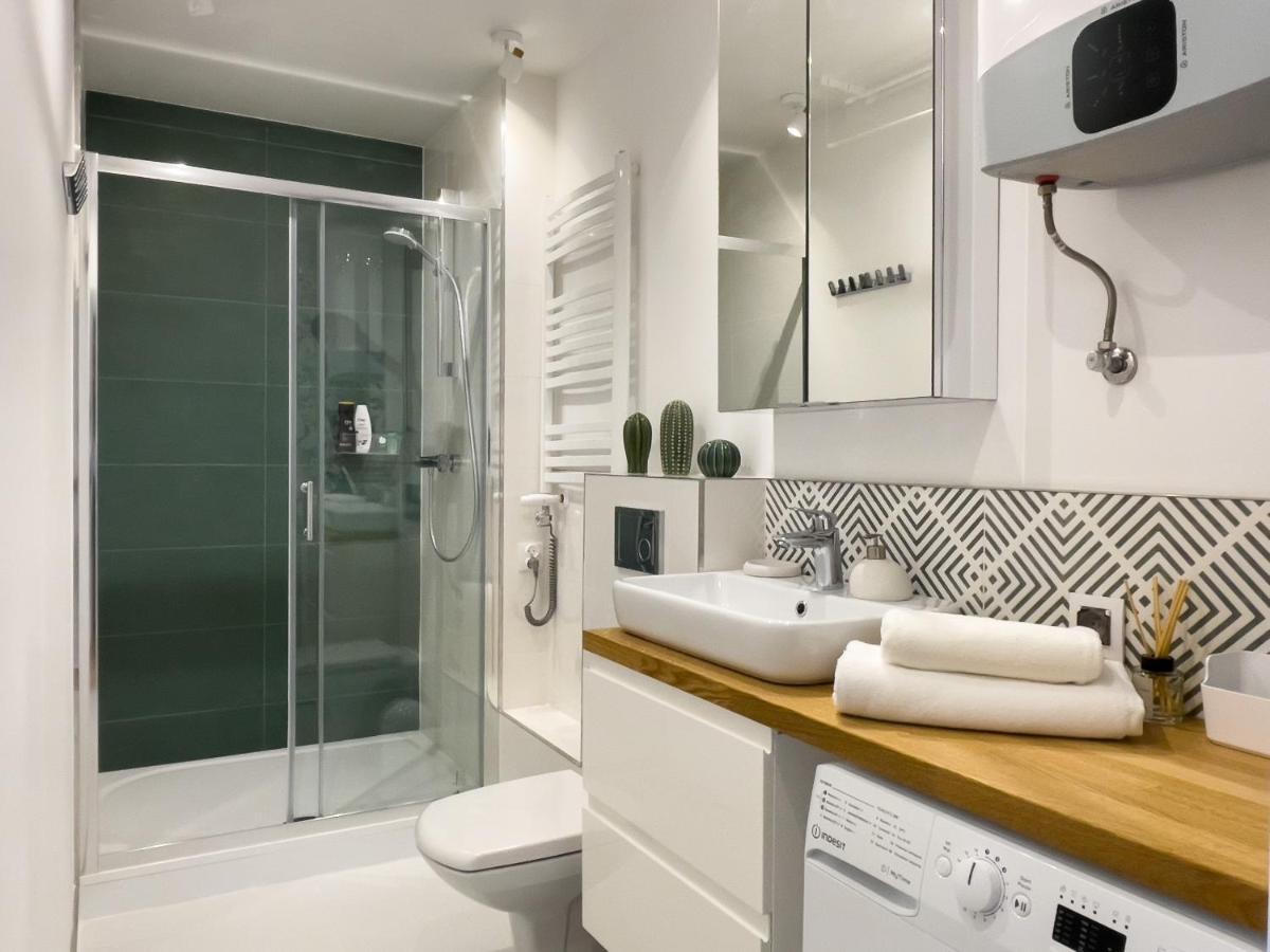 Urban Apartments Studio No 4A, Free Private Parking, Self Check-In คอร์ซุฟ ภายนอก รูปภาพ